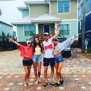 Meet your Posher, Christian